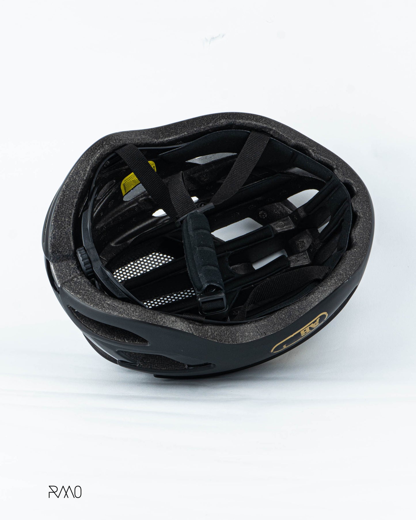 CASCO AIRBREAKER NEGRO DORADO AAA TALLA M (IMPERFECTO DE FABRICA)
