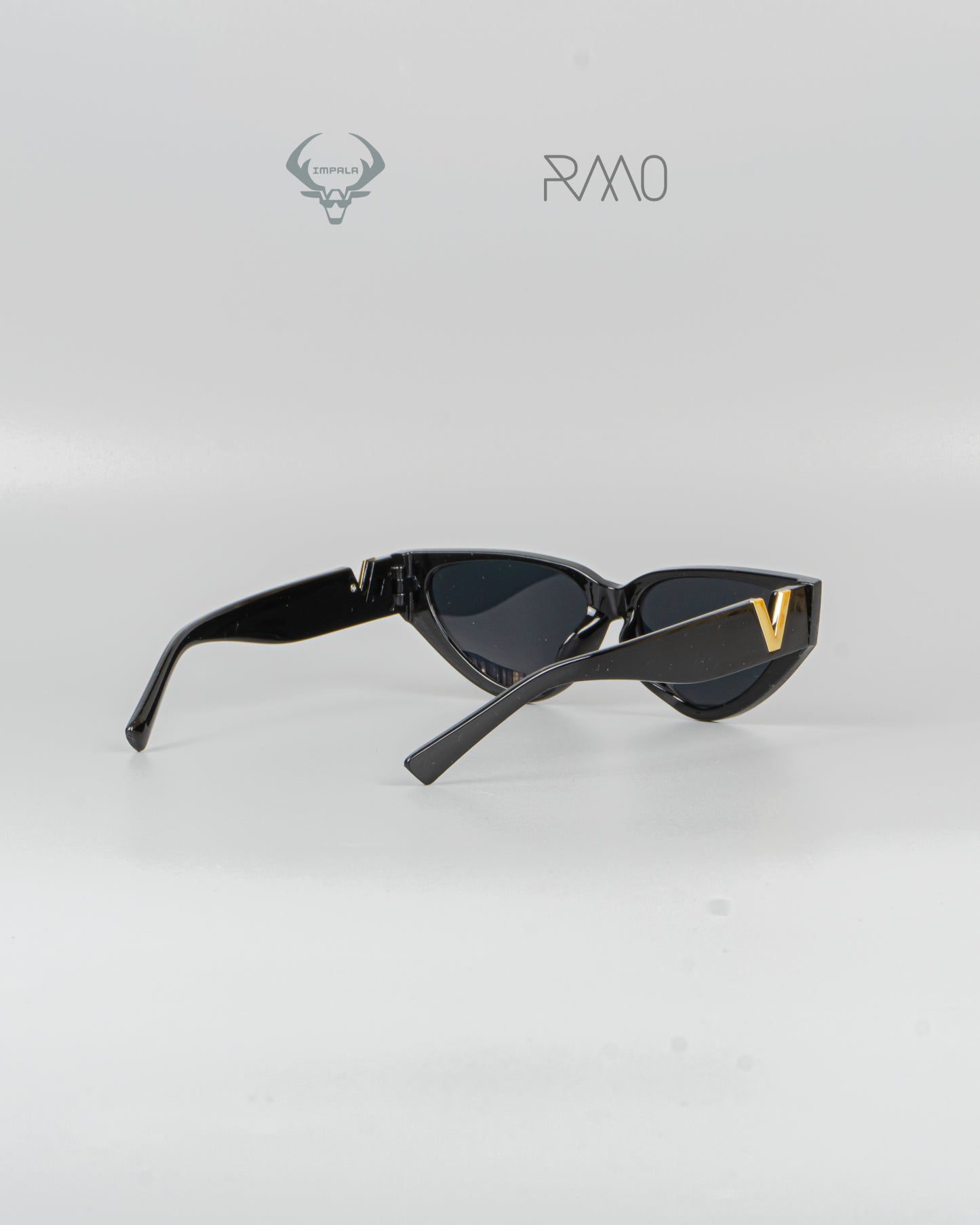 GAFAS SOL NEGRAS V DORADO Uv400