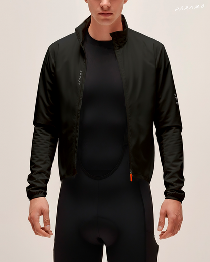 CHAQUETA HAST NEGRA UNISEX IMPERMEABLE 70%