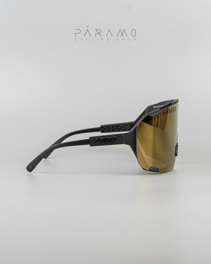 Devour  negro 4 lentes dorado Uv400