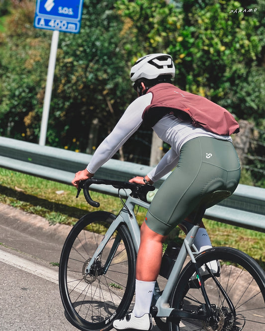Pantaloneta bib EPIC PRO 2.0 verde ciclismo hombre 9+ horas