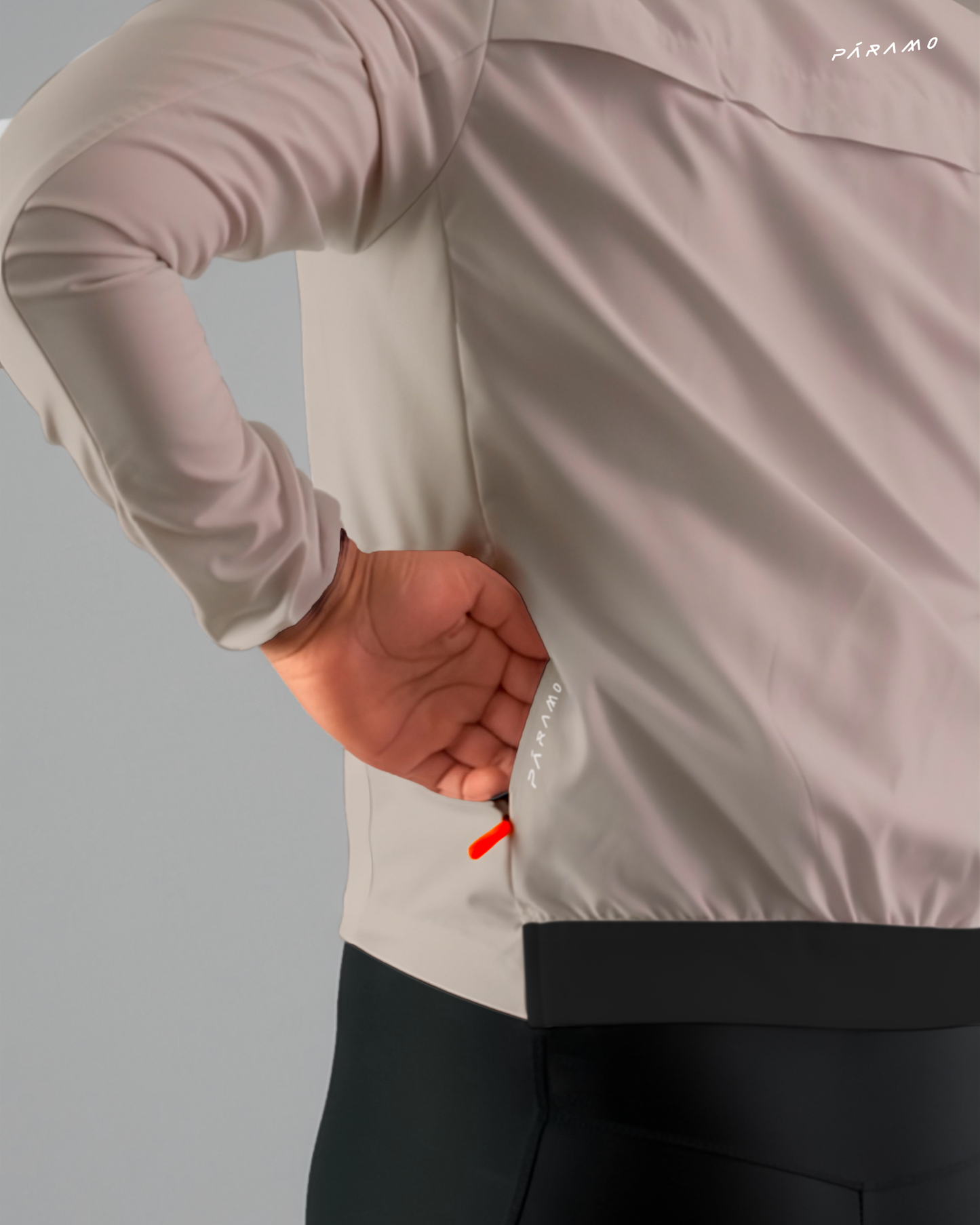 CHAQUETA HAST BEIGE UNISEX IMPERMEABLE 70%