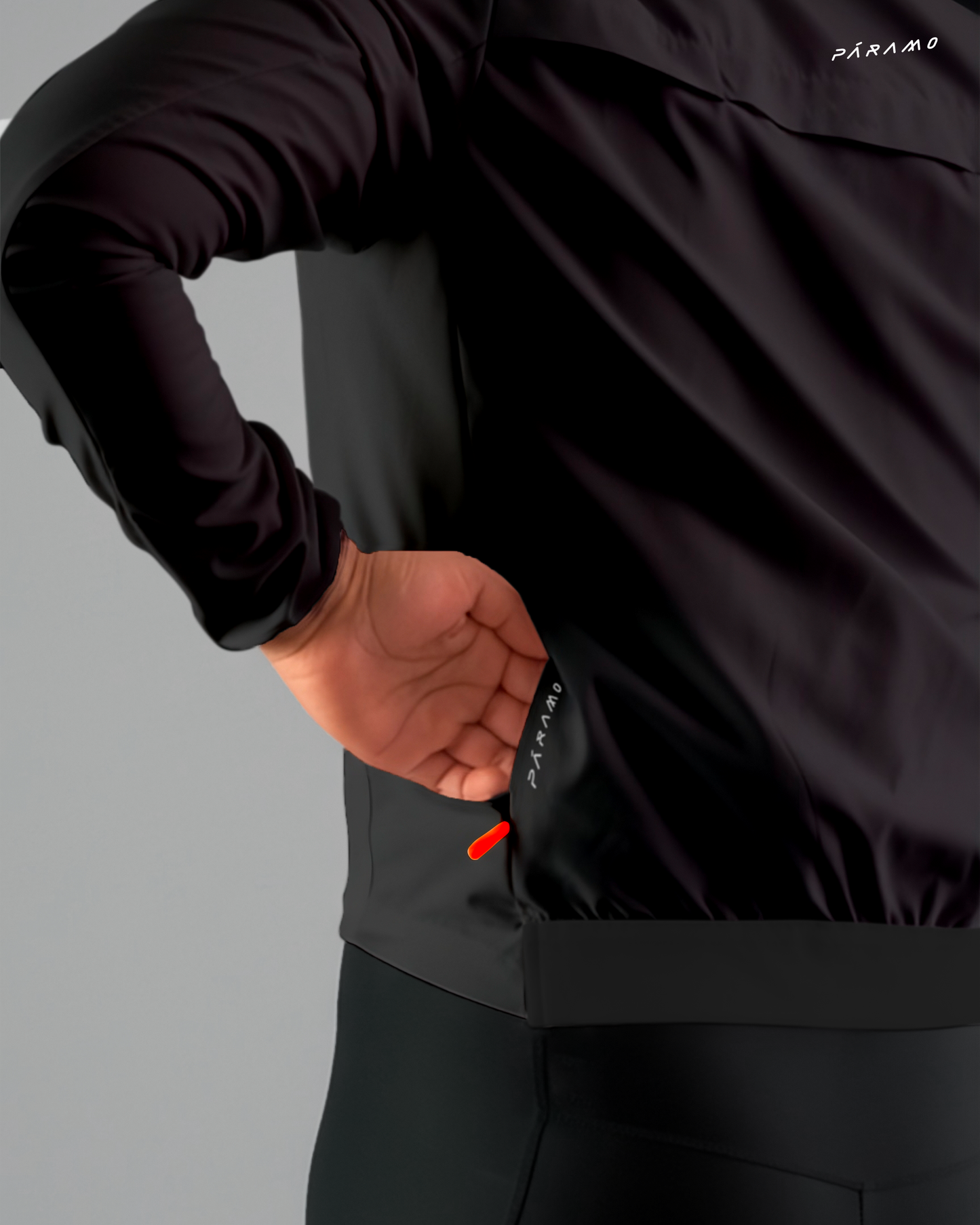 CHAQUETA HAST NEGRA UNISEX IMPERMEABLE 70%