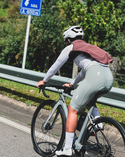 Pantaloneta bib EPIC PRO gris niebla ciclismo Mujer 10 hr
